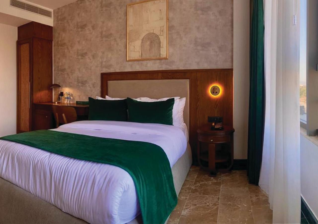 Bratus Hotel Акаба Екстериор снимка