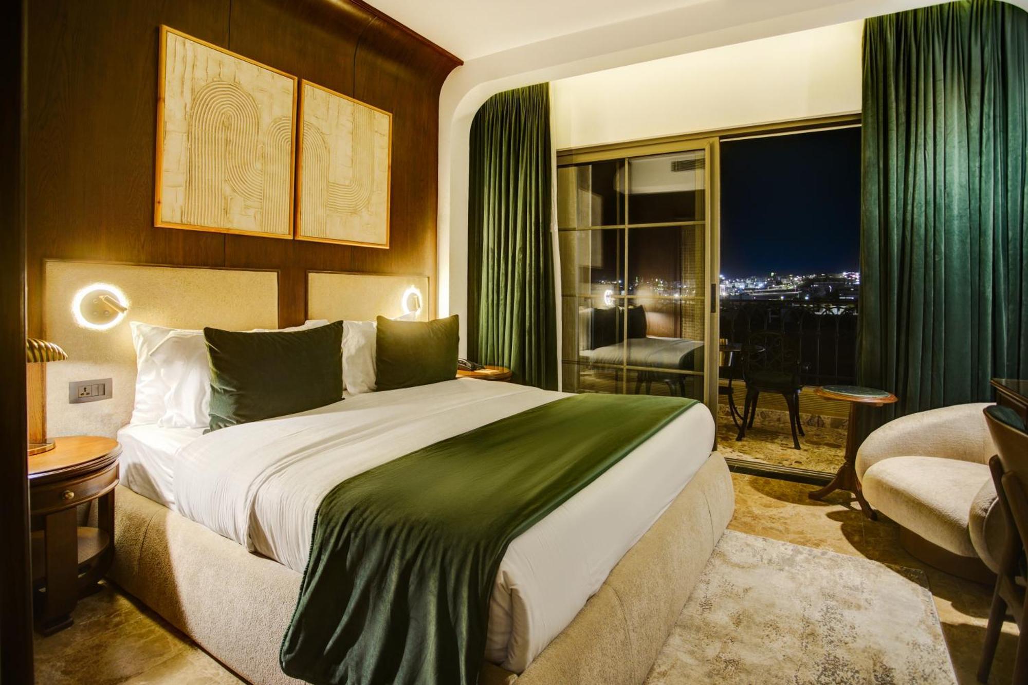 Bratus Hotel Акаба Екстериор снимка