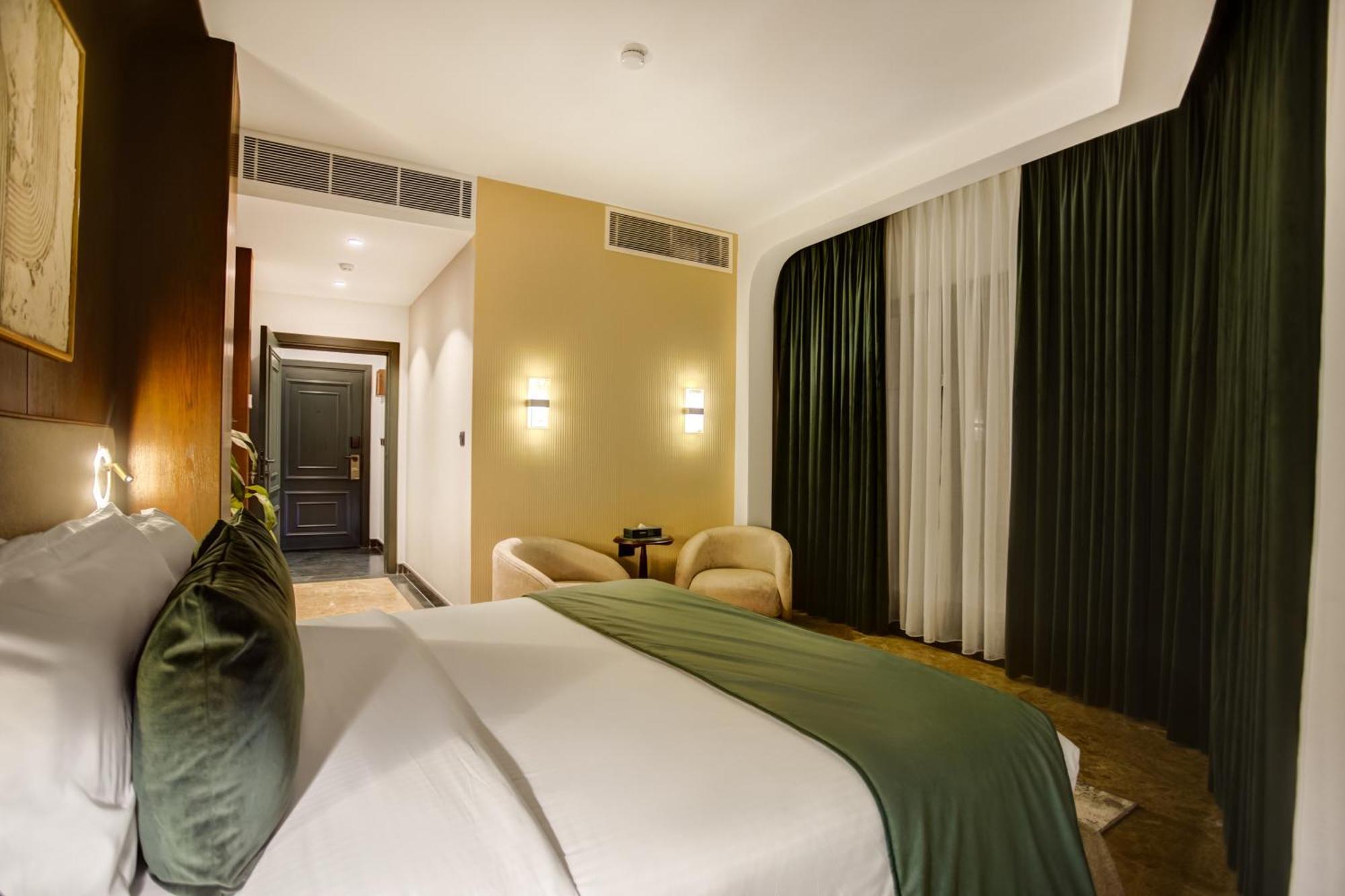 Bratus Hotel Акаба Екстериор снимка