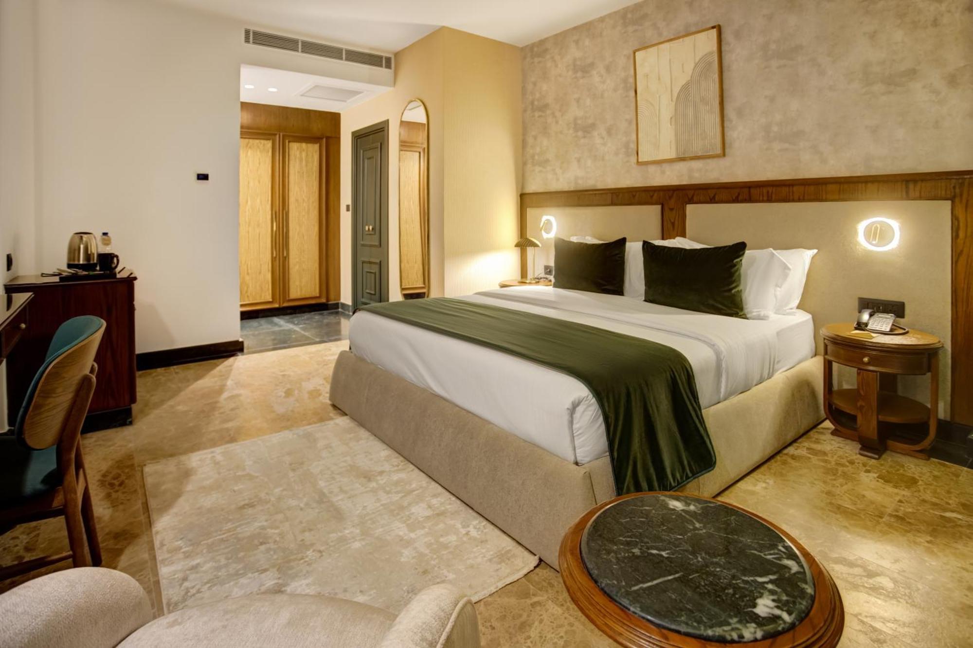 Bratus Hotel Акаба Екстериор снимка