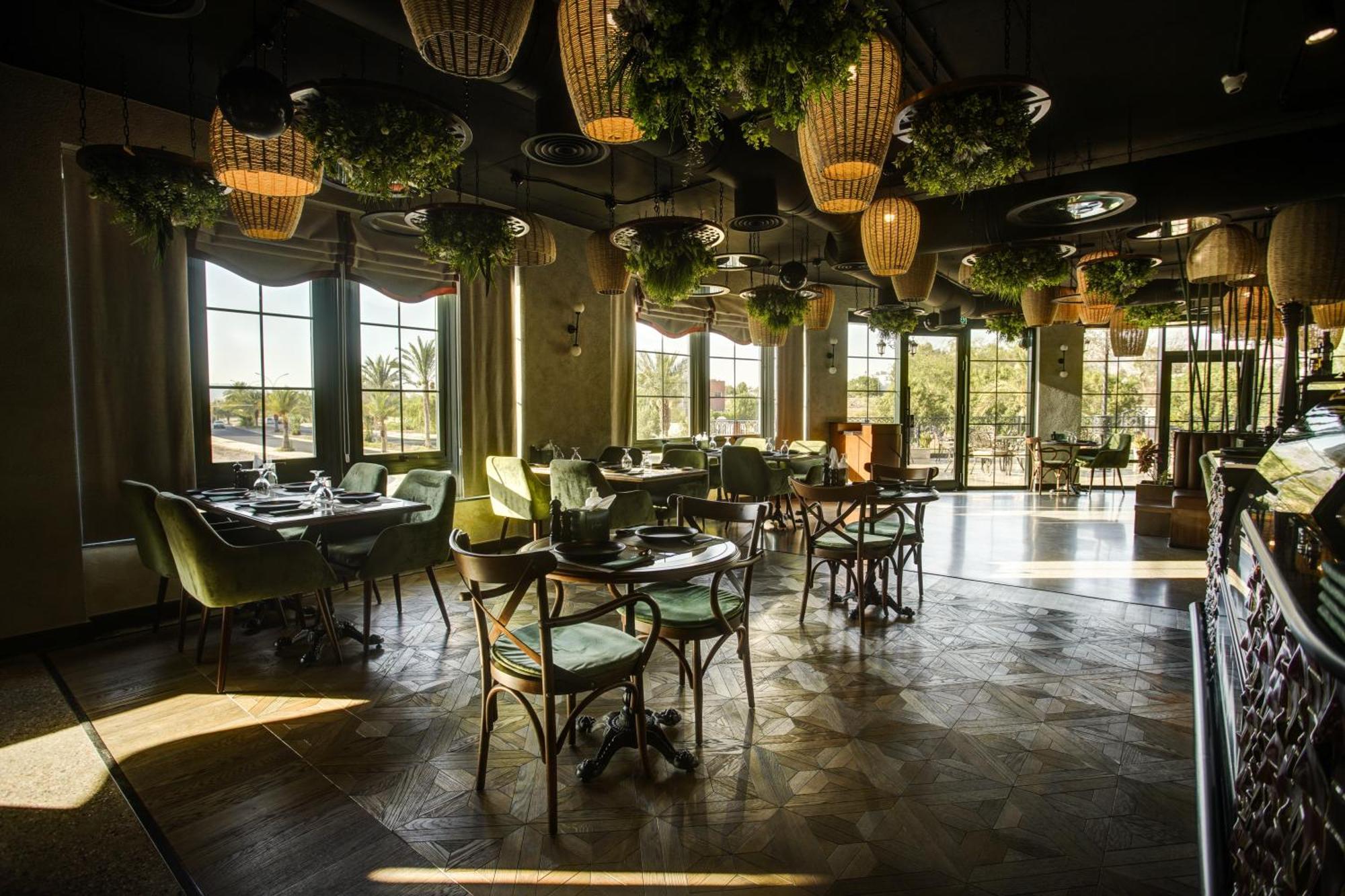 Bratus Hotel Акаба Екстериор снимка