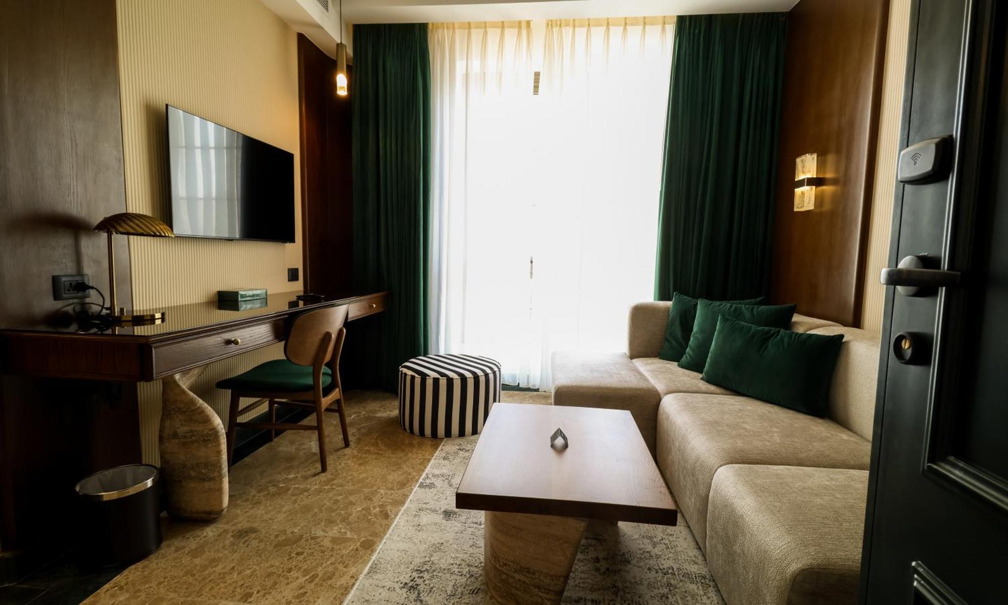 Bratus Hotel Акаба Екстериор снимка