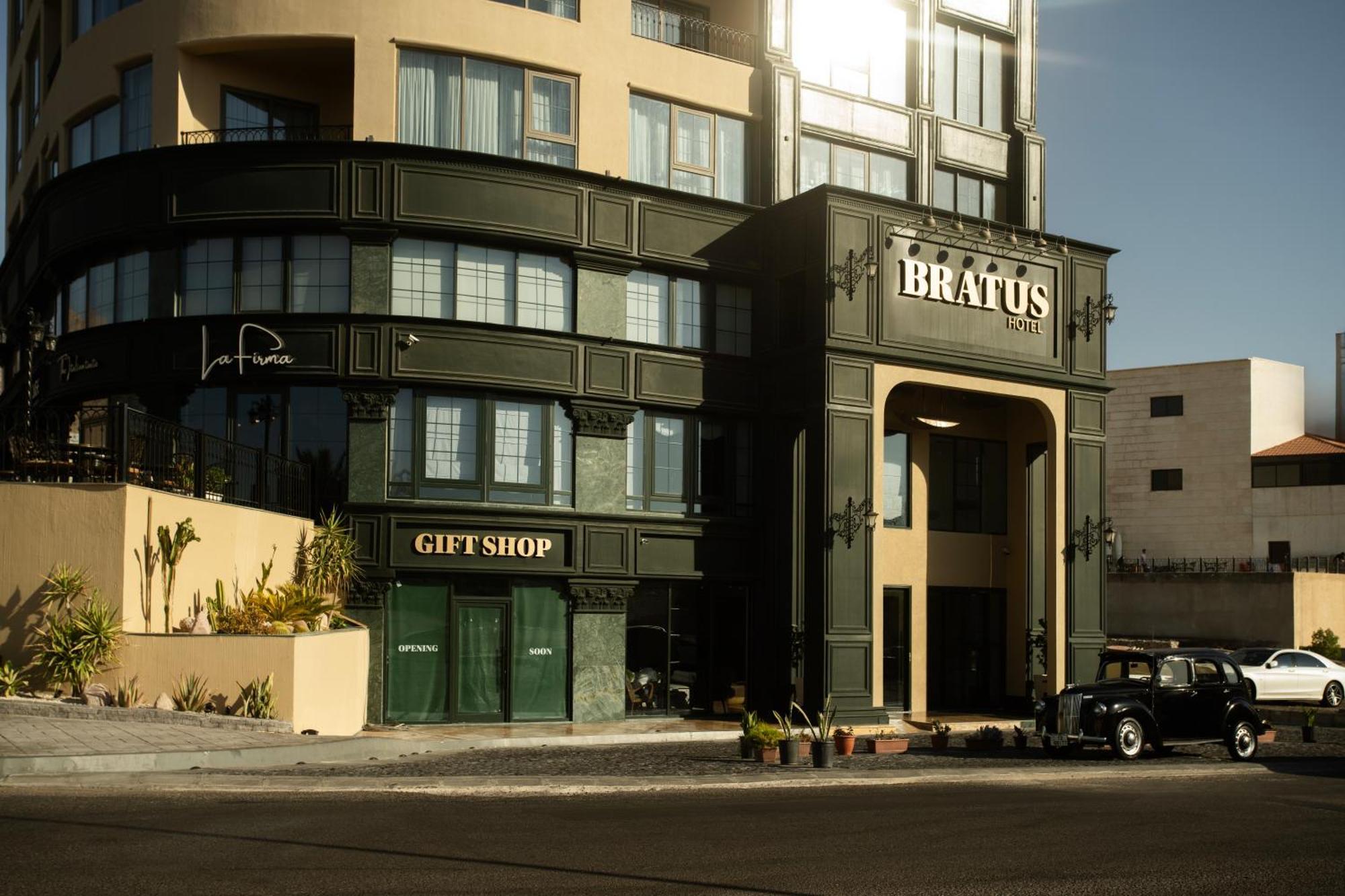 Bratus Hotel Акаба Екстериор снимка