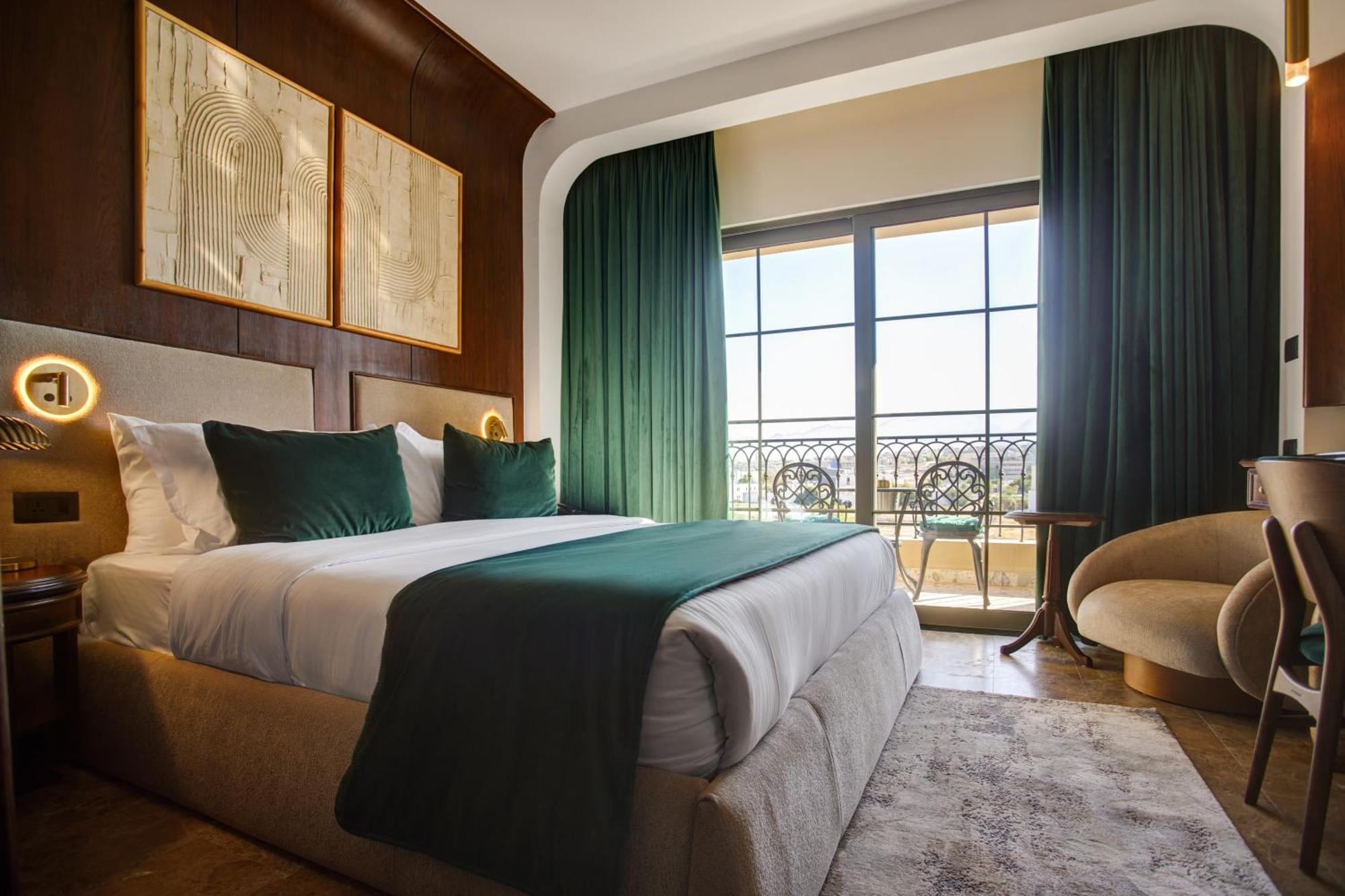 Bratus Hotel Акаба Екстериор снимка