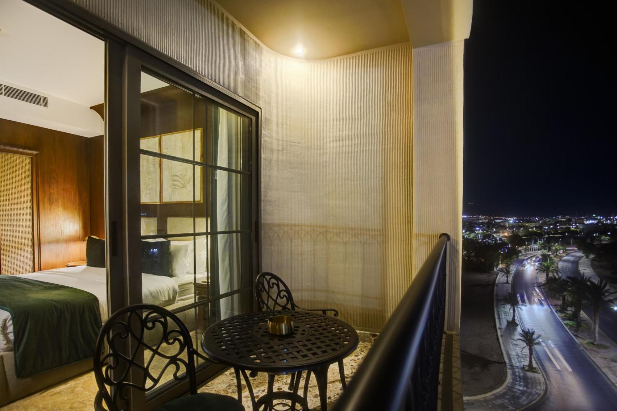 Bratus Hotel Акаба Екстериор снимка