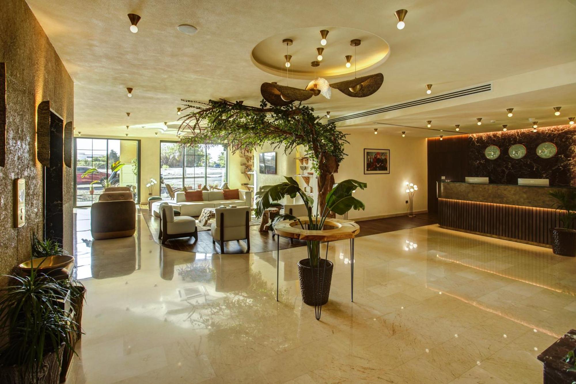 Bratus Hotel Акаба Екстериор снимка