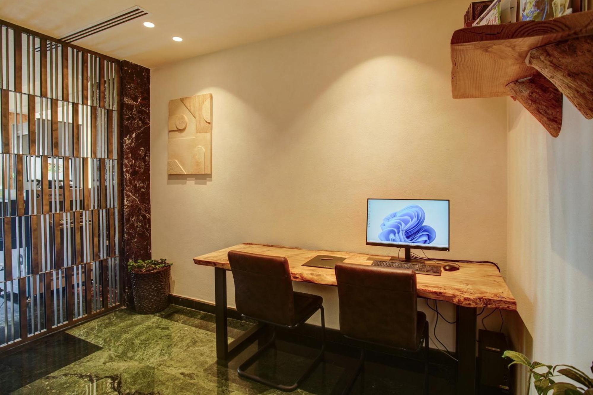 Bratus Hotel Акаба Екстериор снимка